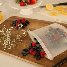 Load image into Gallery viewer, Reusable Silicone Food Preservation Bag - Versatile Kitchen Cooking Utensil